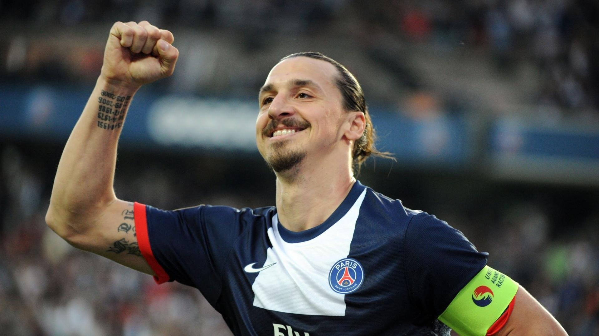 2019年季后赛：“水花兄弟”连续热火般的爆发，库里在关键的第四节多次神奇远投赢得比赛